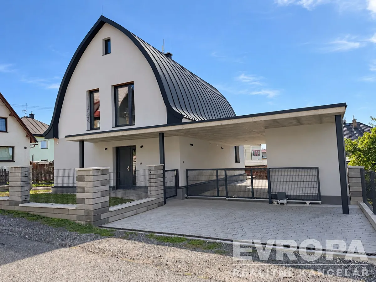 Pronájem rodinného domu 165 m², pozemek 521 m²